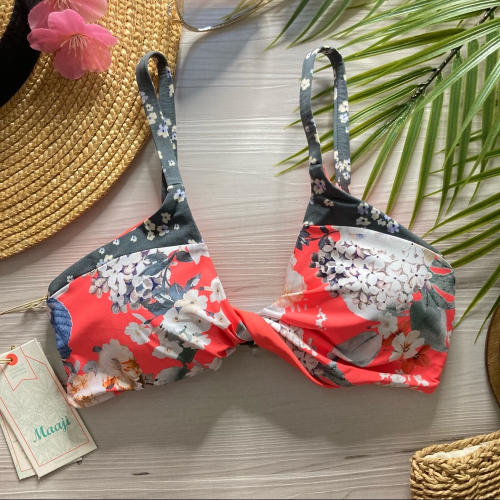 RARE Maaji • Bouquet Twister Floral Reversible Bralette Bikini Top 👙⛱🌼
